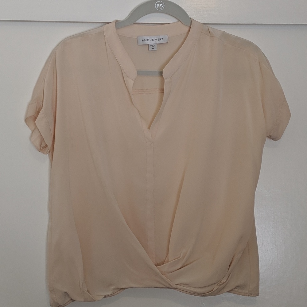 Elegant Amour Vert Silk Blouse